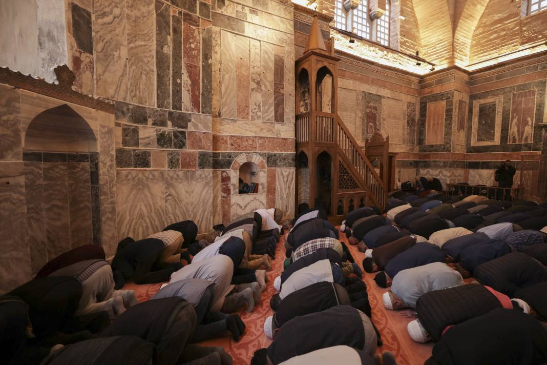 Kiliseden camiye çevrilen Kariye Camii’nde 79 yıl sonra ilk cuma namazı - Resim: 23